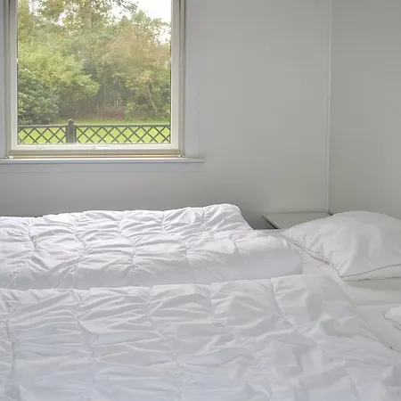 Three-bedroom Holiday In * Hals
