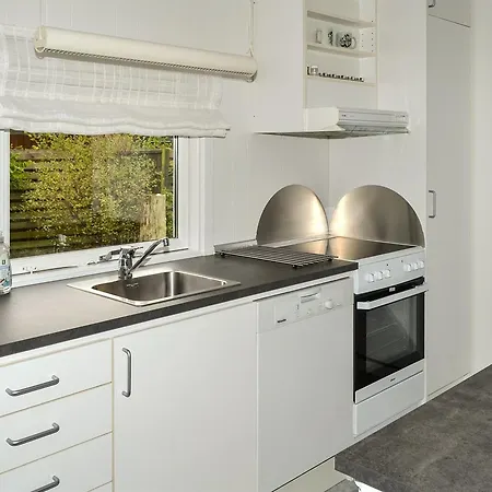 Three-bedroom Holiday In * Hals