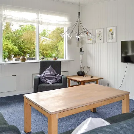 度假居 Three-bedroom Holiday In *