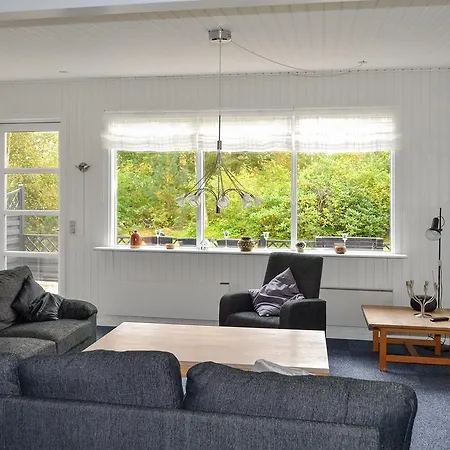 Three-bedroom Holiday In * Hals