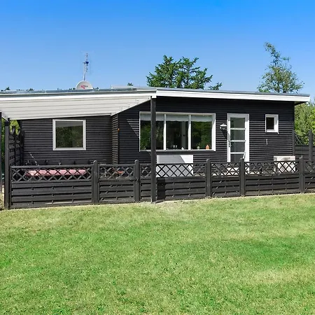 Three-bedroom Holiday In